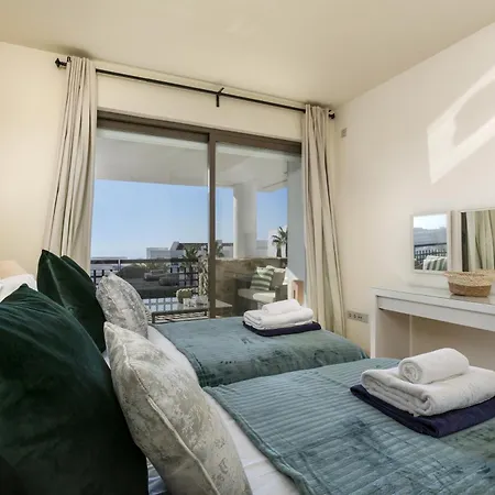 Tranquil 2-bed Alanda Flamingos Apartment Estepona