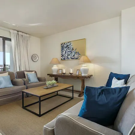 Apartment Tranquil 2-bed Alanda Flamingos *