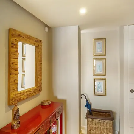 Apartment Tranquil 2-bed Alanda Flamingos