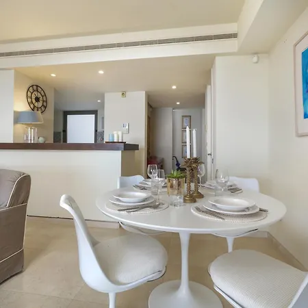 Apartment Tranquil 2-bed Alanda Flamingos *