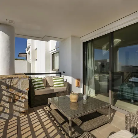 Tranquil 2-bed Alanda Flamingos