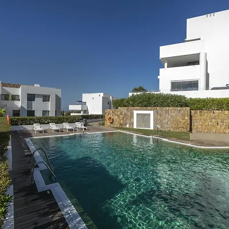 Apartment Tranquil 2-bed Alanda Flamingos